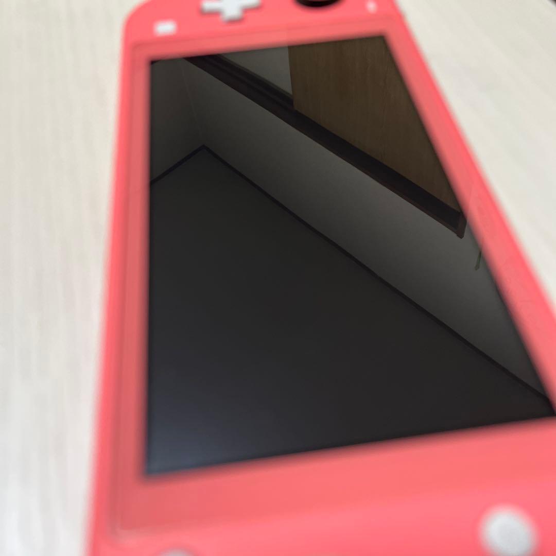 Nintendo Switch Lite（コーラル）