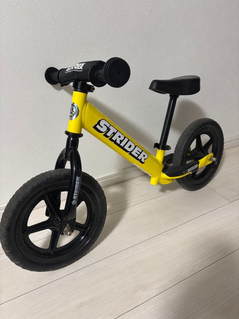 [美品] STRIDER バランスバイク スポーツイエロー